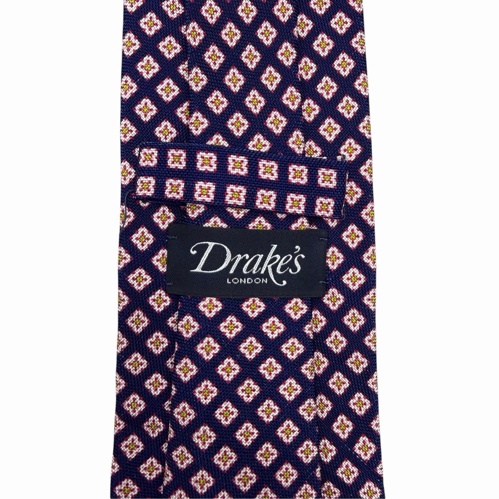Drake's London Mens Recent Tie Navy/Red Geometric Handmade Knit Silk 3.25" 61.5"